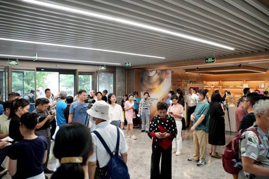 零距离品味光影魅力，沉浸式赏鉴风韵北京——记老舍剧场国际影视文化收藏展